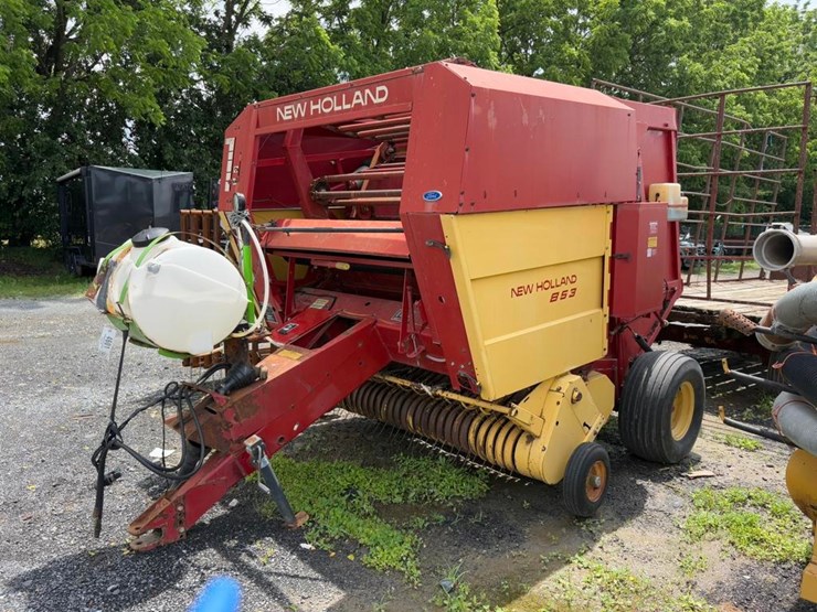 new-holland-853-image-2