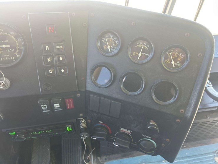 2000-thomas-saf-t-liner-mvp-image-16