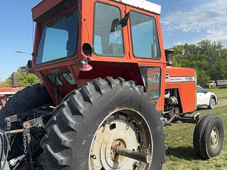 massey-ferguson-1135-image-3