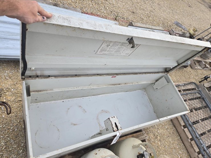 #3954-•-truck-tool-box-image-4