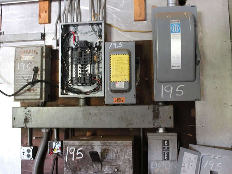 electrical-panel-w/-panel-board-w/-10kva-transformer-w/-1-200-amp-disconnect-w/-2-60-amp-disconnect-image-2