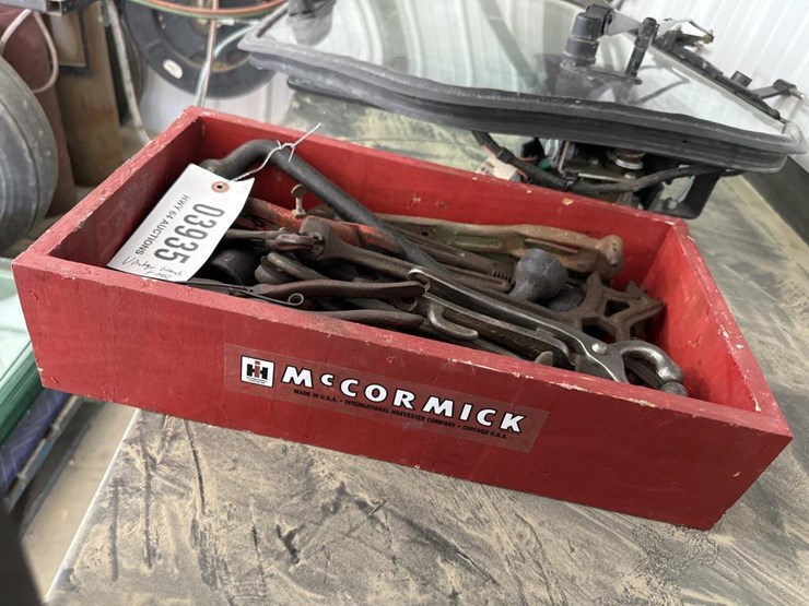 #3935-•-box-of-vintage-ih-wrenches-and-misc-vintage-tools-image-6