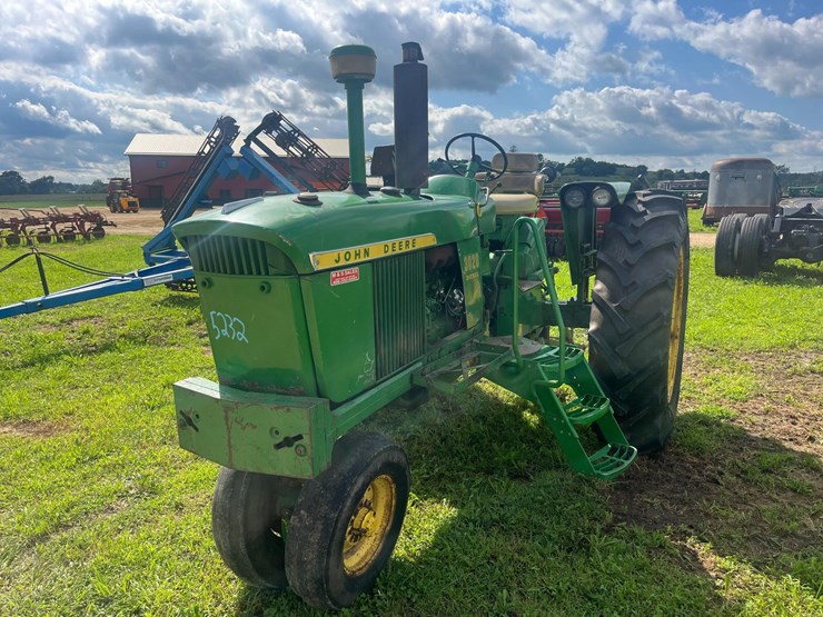 john-deere-3020-image-2