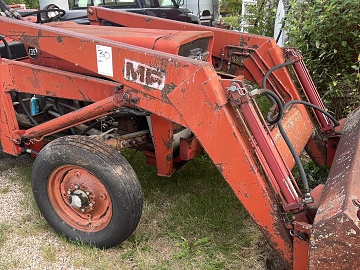 massey-ferguson-135-image-4
