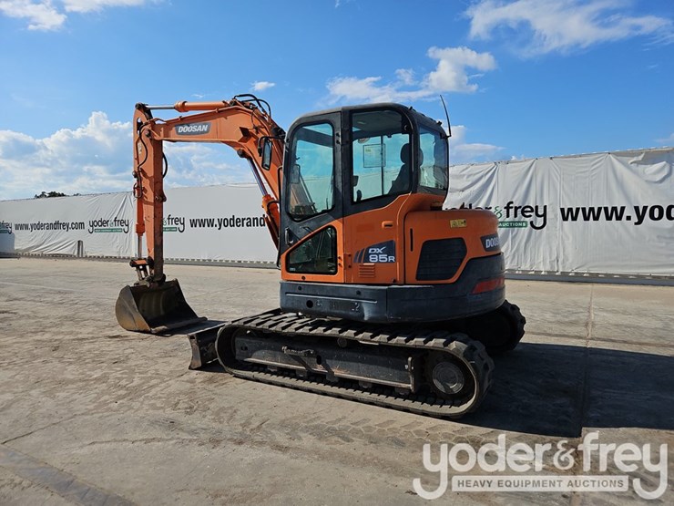 2019-doosan-dx85r-3-image-3