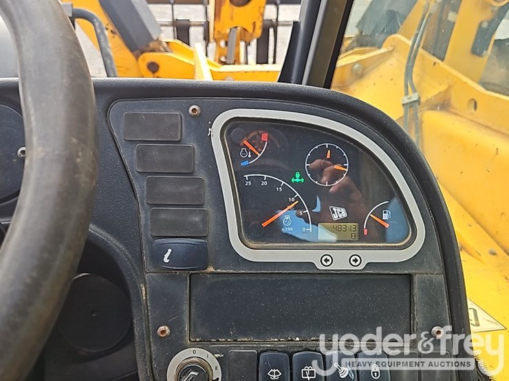 2015-jcb-510-56-image-31
