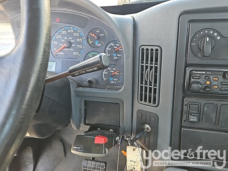 2006-international-durastar-4300-image-27
