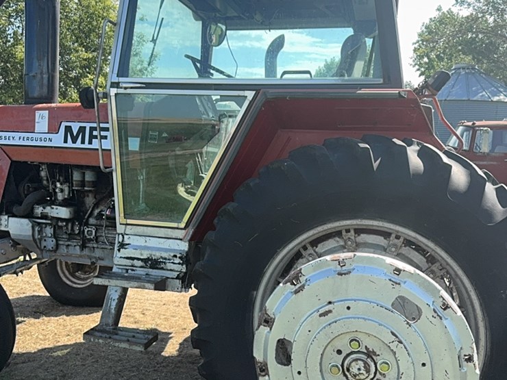 massey-ferguson-2705-image-15