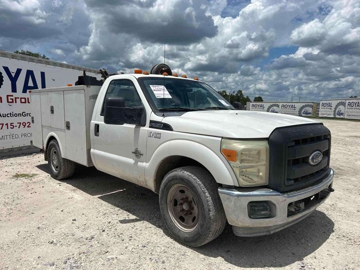 2011-ford-f350-image-2