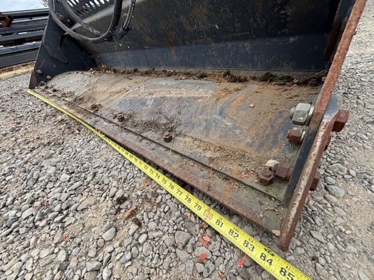 84"-4-in-1-bucket-image-14