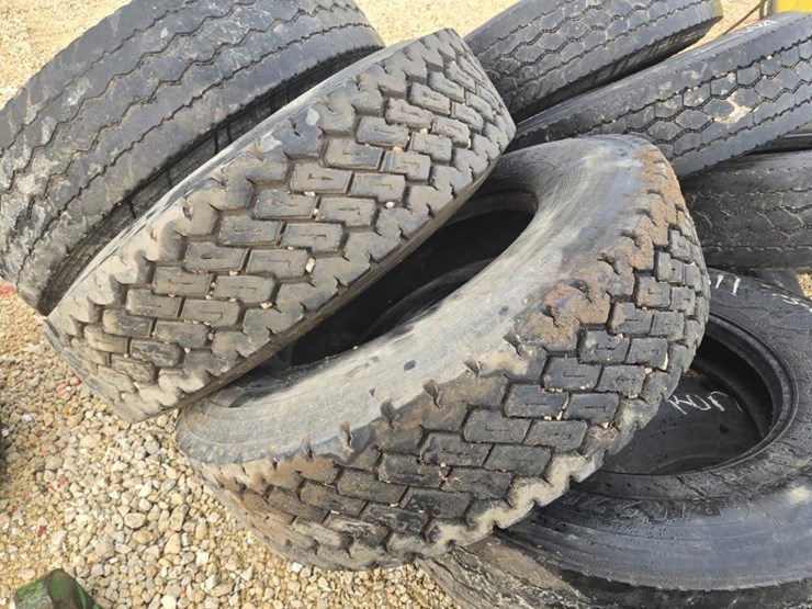 #3951-•-(9)-295/75r22.5-tires-image-6