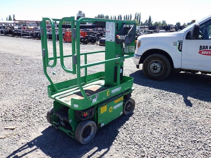 2015-jlg-1230es-image-3