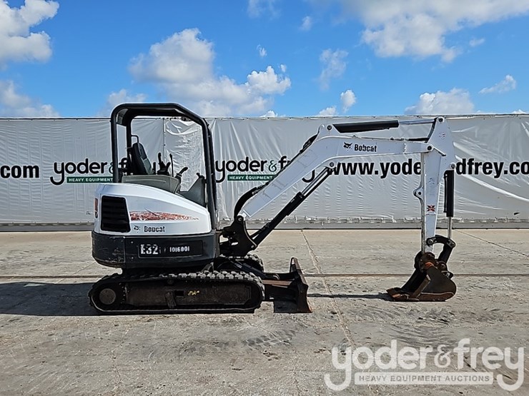2017-bobcat-e32-image-5