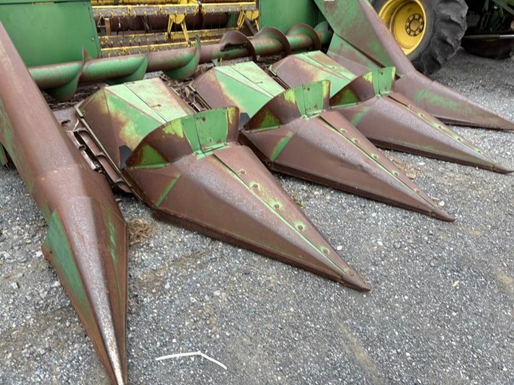 john-deere-4400-image-7