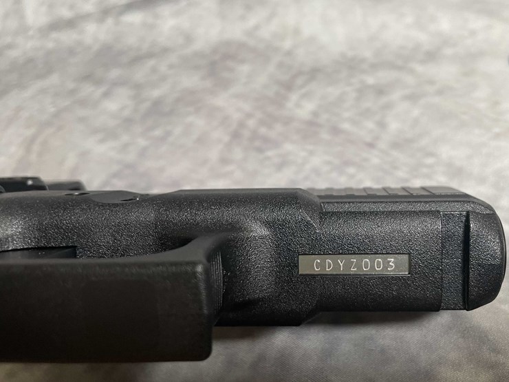 #4562-•-glock-19-gen-5-9mm-luger-semi-auto-pistol,-sn:-cdyz003-image-17