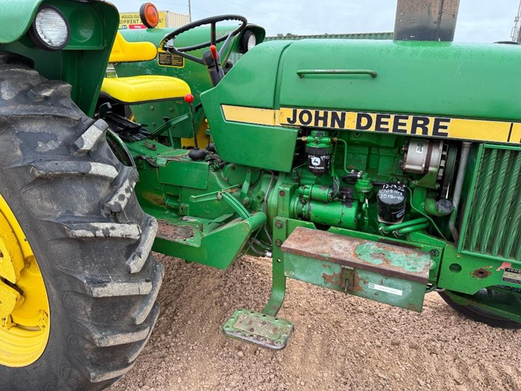 1980-john-deere-2240-image-19