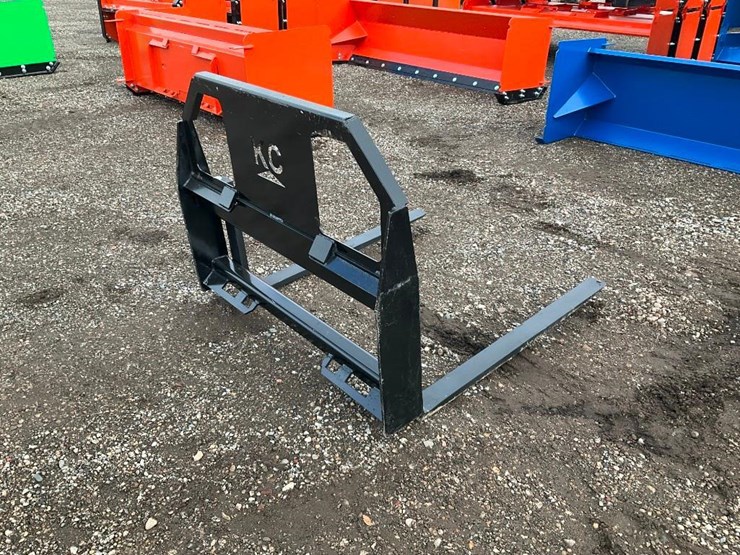 #1415-•-45"-skid-steer-fork-frame-w/42in-forks-image-4