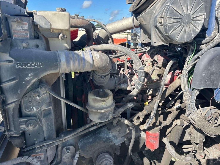 2017-peterbilt-348-image-6