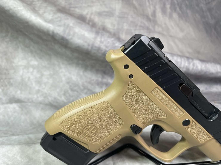 #4535-•-beretta-apx-a1-9mm-luger-semi-auto-pistol,-sn:-axc154045-image-8