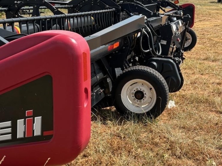 2011-case-ih-2152-image-3