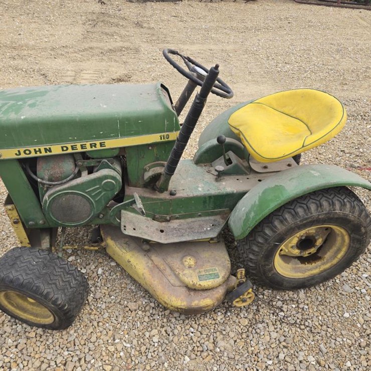 JOHN DEERE 110