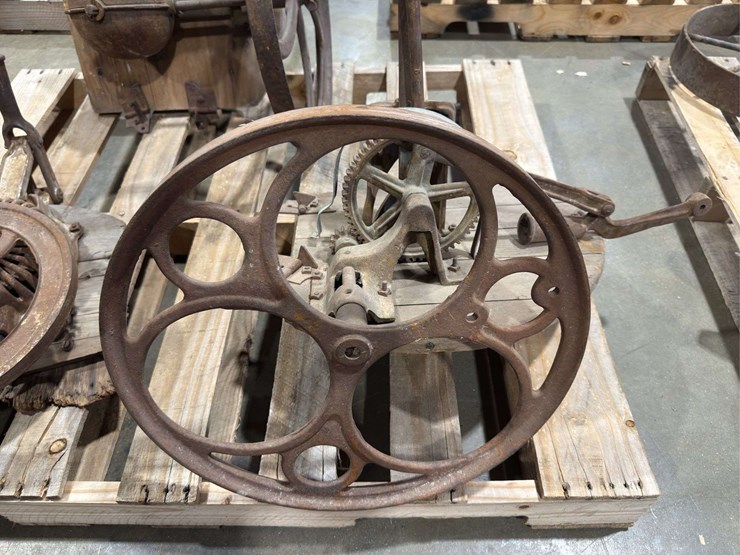 various-cast-iron-parts-mounted-to-wood-image-2