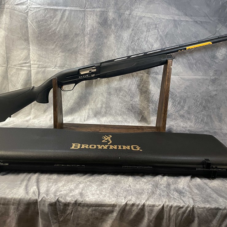 #4607 • Browning Maxus II Stalker 12 Ga. Semi-Auto Shotgun, SN: PT 02515YX115
