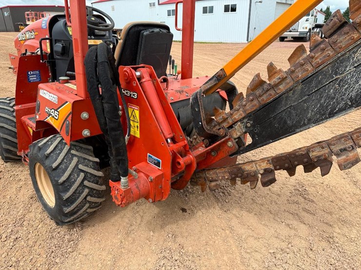 2017-ditch-witch-rt45-image-21