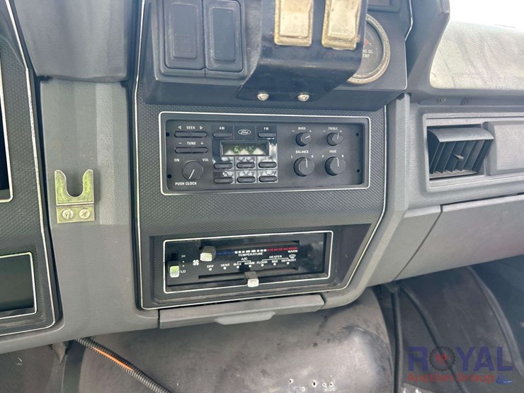 1993-ford-f700-image-14