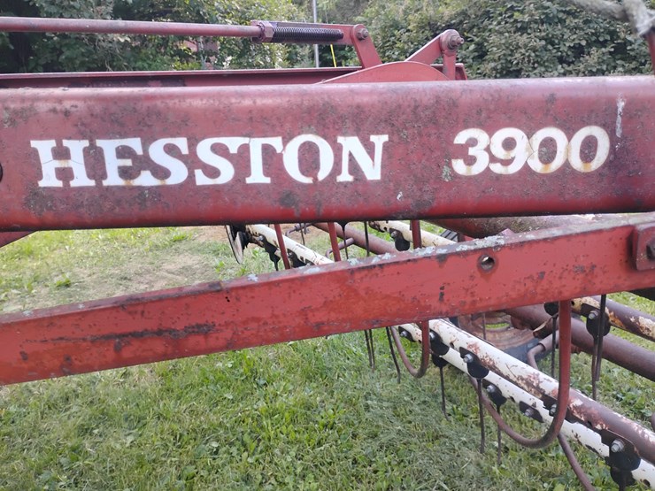 hesston-3900-image-3