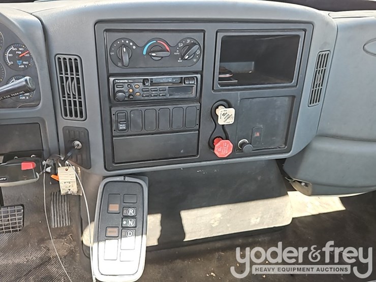 2006-international-durastar-4300-image-26