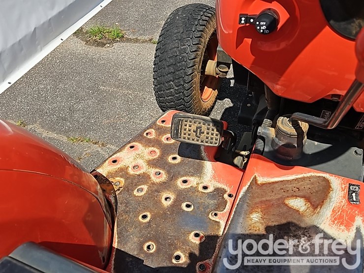 2020-kubota-l2501f-image-23