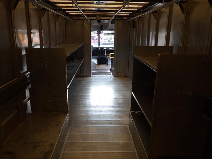 2012-freightliner-mt55-image-12