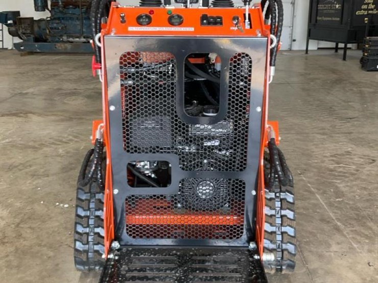 #1014-•-unused-future-ft36c-mini-skid-steer-image-4