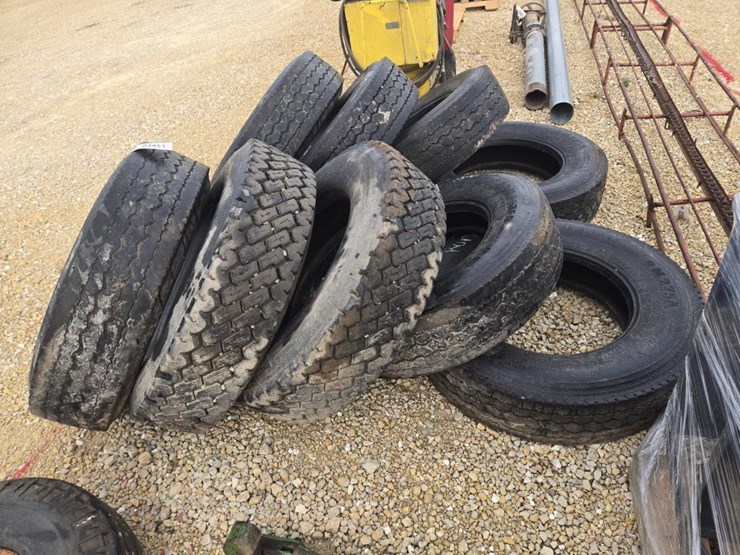 #3951-•-(9)-295/75r22.5-tires-image-14