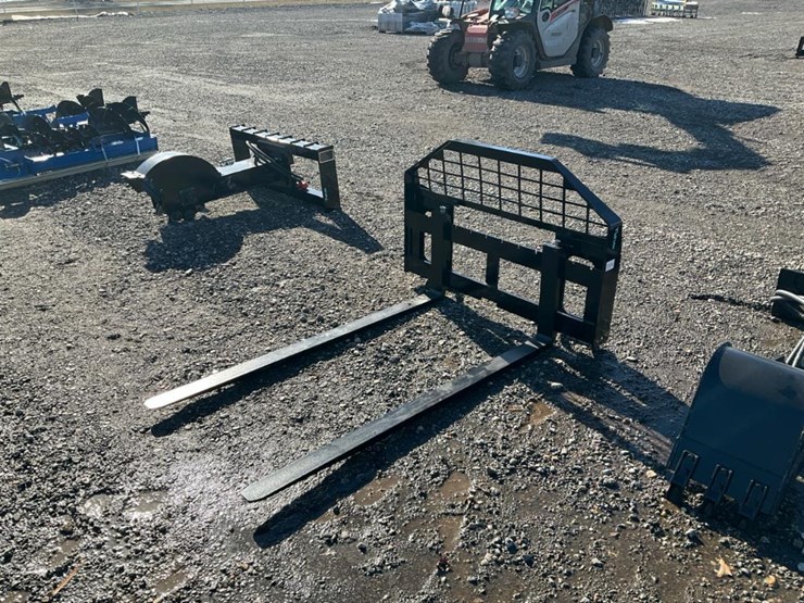 #1363-•-unused-future-skid-steer-forks-image-1