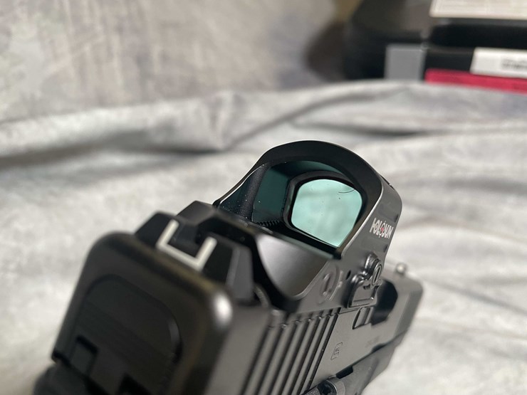 #4562-•-glock-19-gen-5-9mm-luger-semi-auto-pistol,-sn:-cdyz003-image-9
