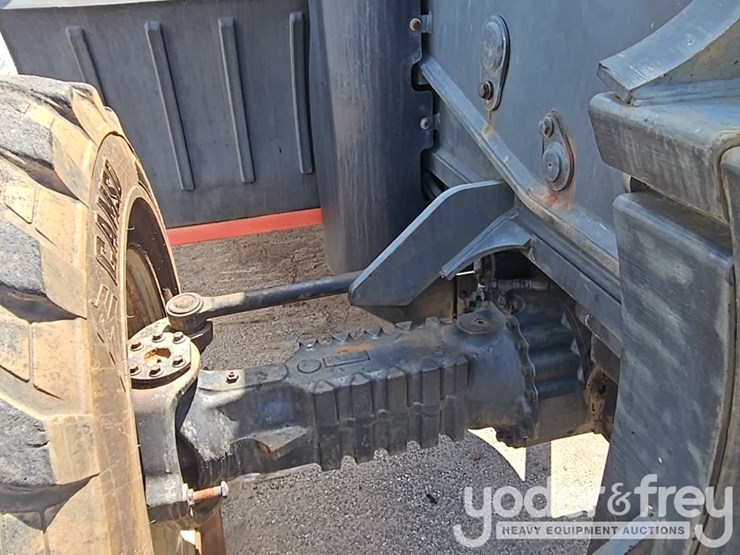 2012-jlg-g9-43a-image-21