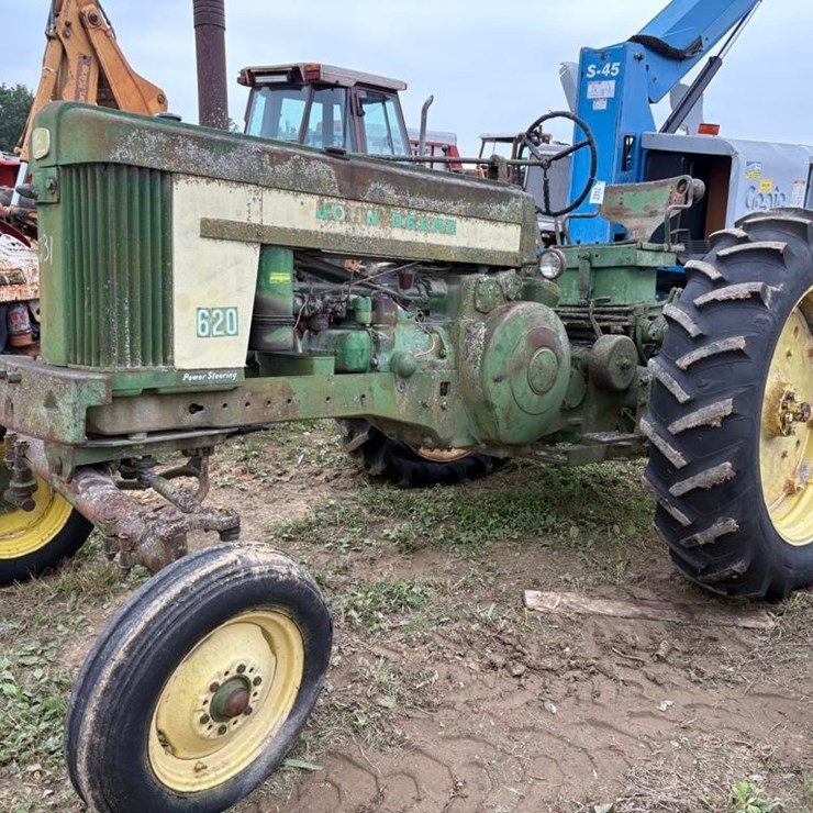 JOHN DEERE 620