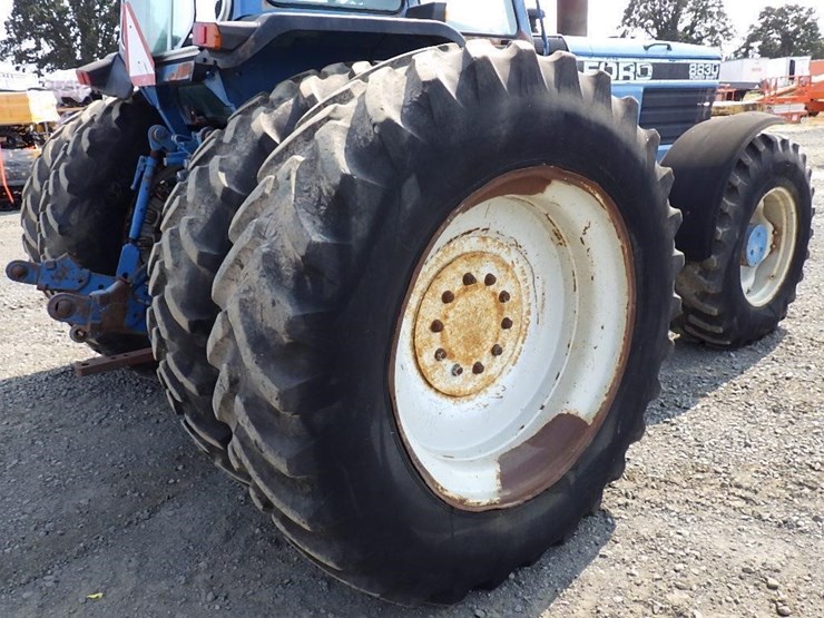 ford-8830-image-31