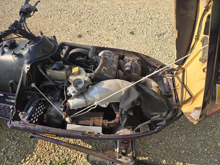 #3877-•-ski-doo-583-snowmobile---for-parts-only-image-6