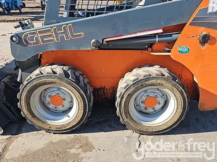 2018-gehl-r105-image-12