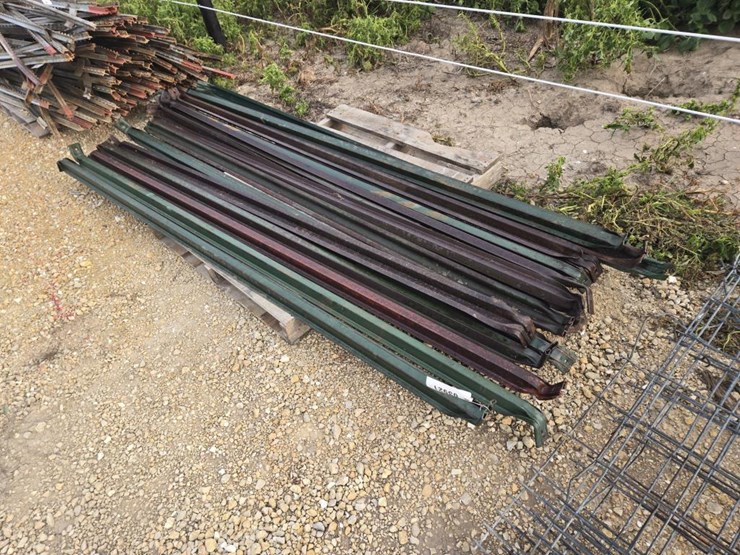 #3921-•-(16)-steel-corner-post-braces-image-2