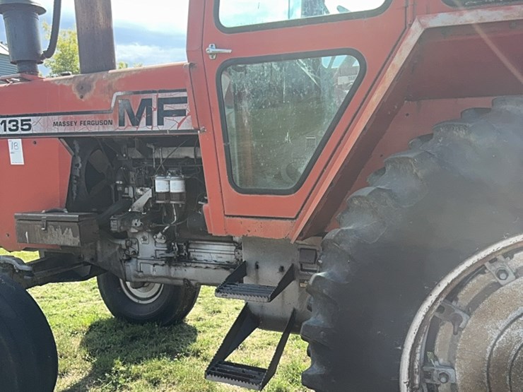 massey-ferguson-1135-image-10