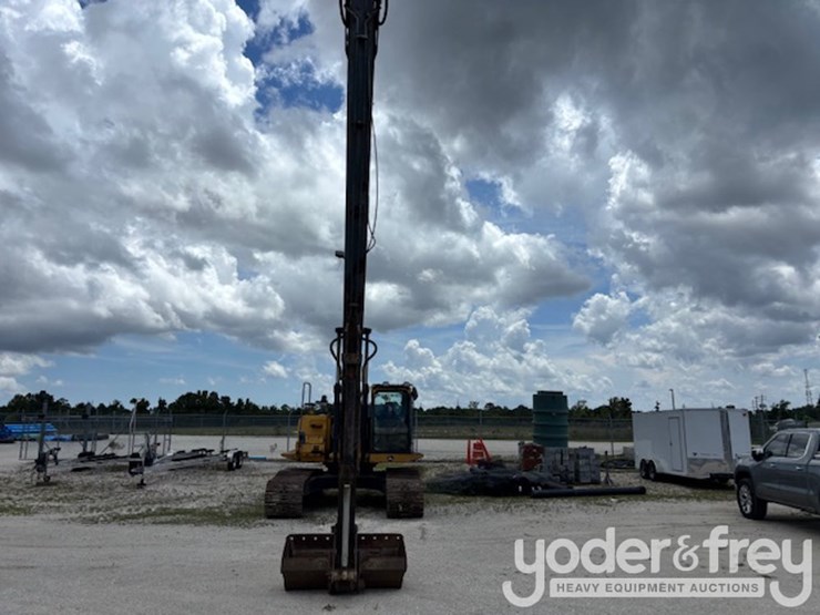 2011-deere-250g-lc-image-9