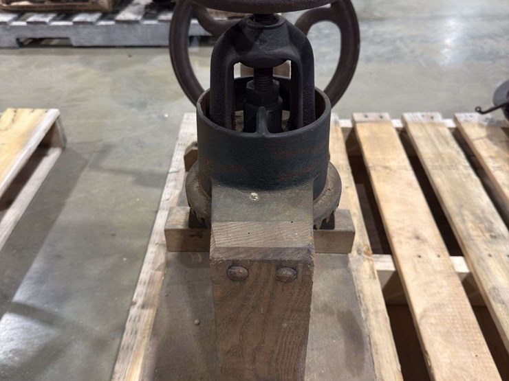 cider-press-image-8