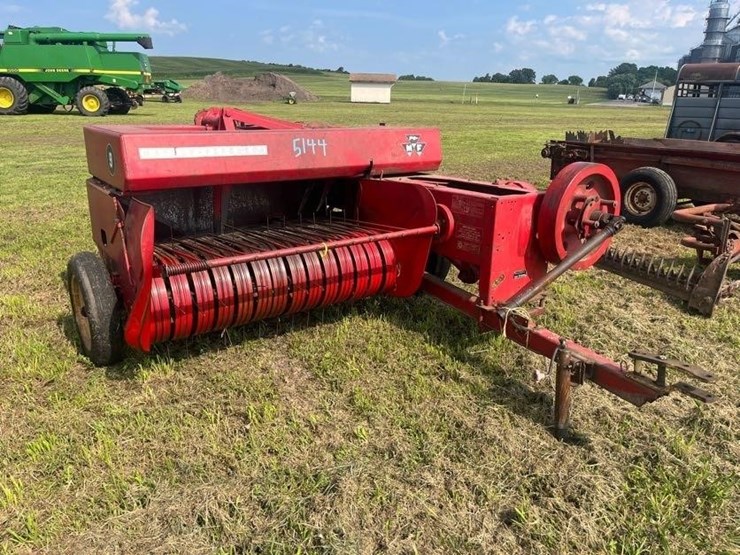 massey-ferguson-9-image-1