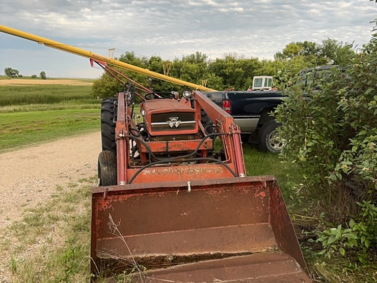 massey-ferguson-135-image-2