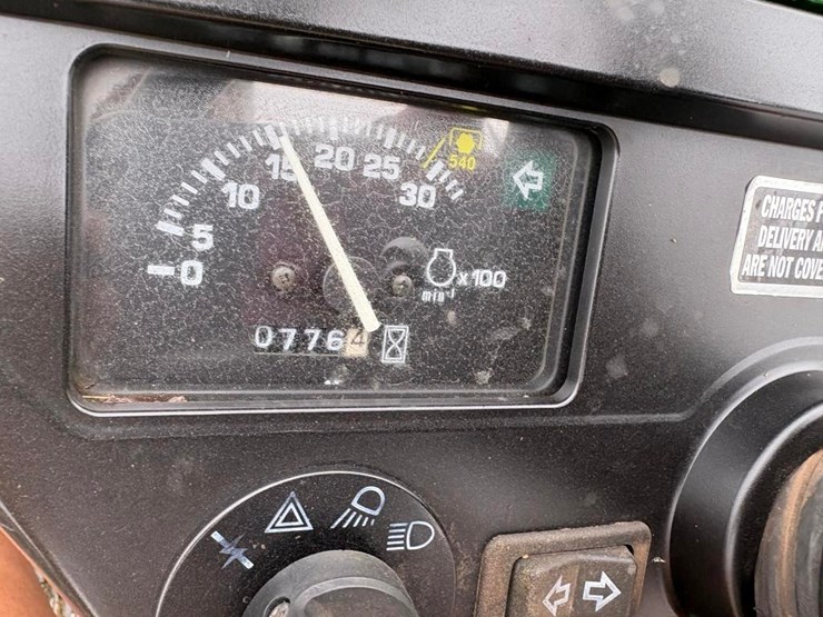 2004-john-deere-4010-image-32