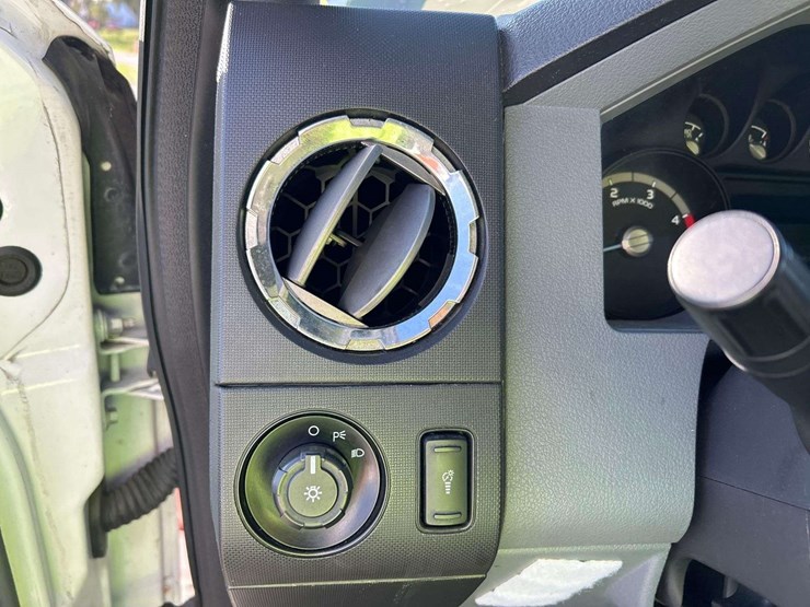 2016-ford-f350-image-15